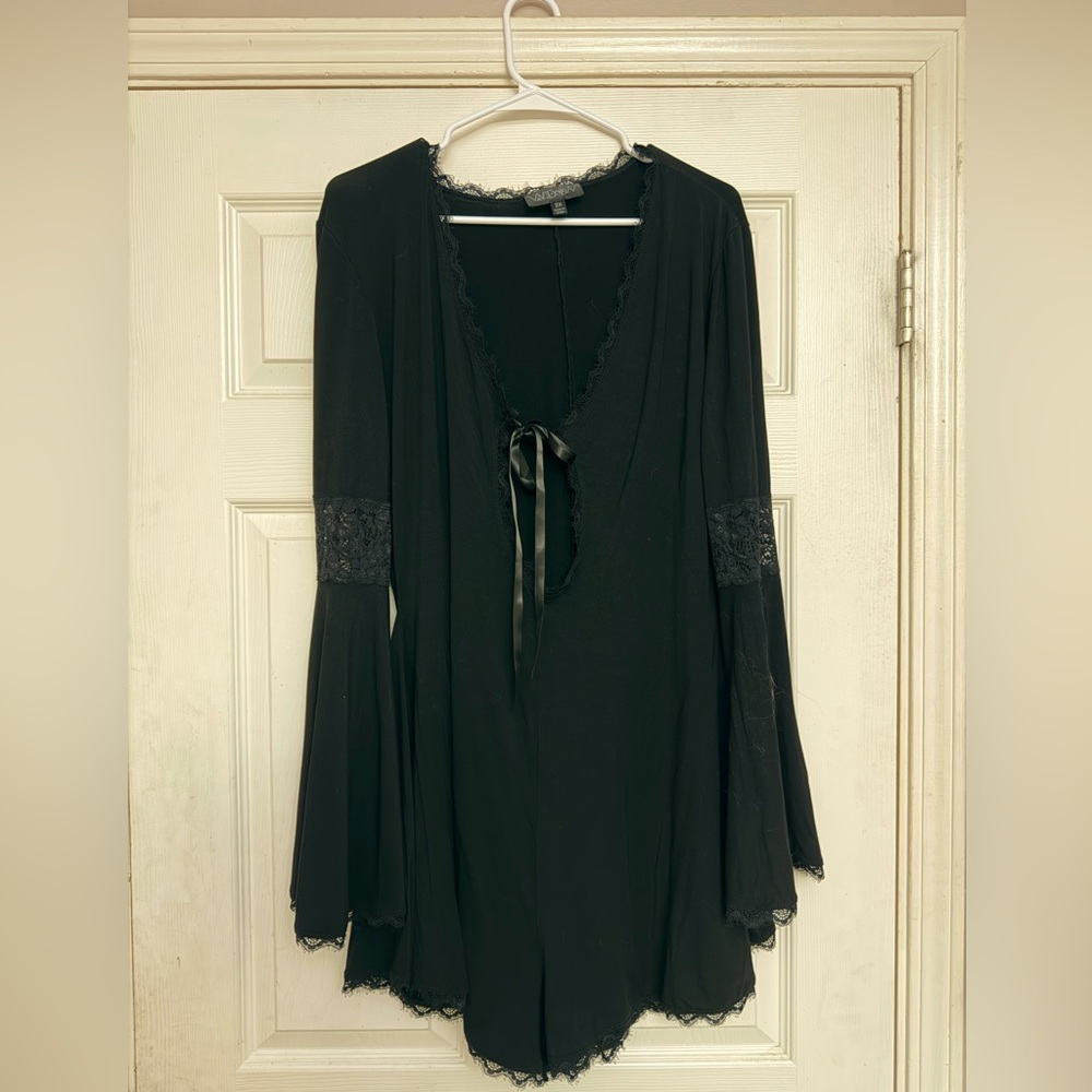 Foxblood Lace-Trim Black Long-Sleeve Romper - Picture 2 of 4
